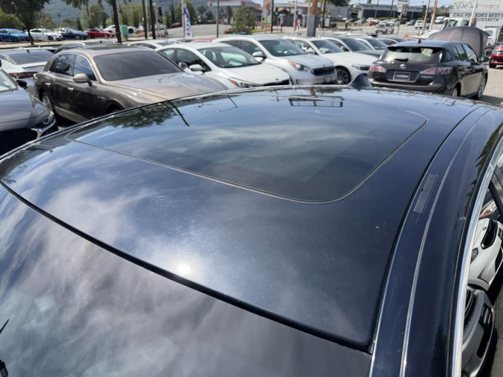 2011 BMW 5 Series Image 7