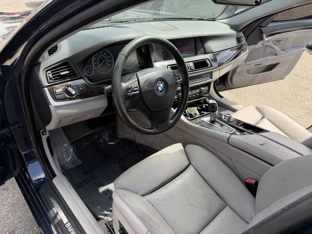 2011 BMW 5 Series Image 11