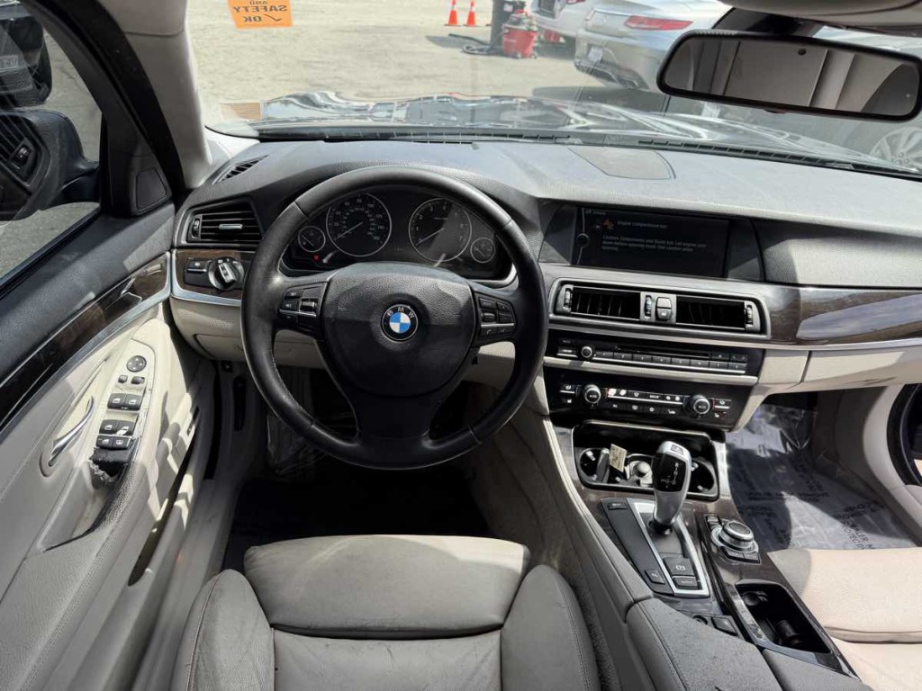 2011 BMW 5 Series Image 14