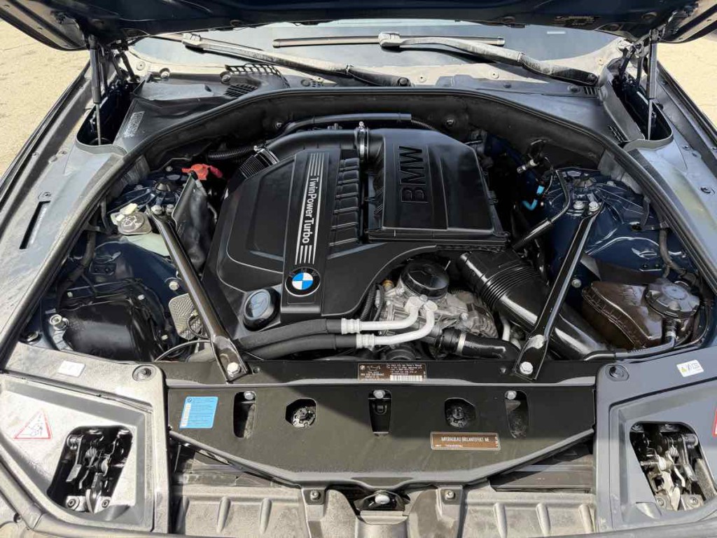 2011 BMW 5 Series Image 15