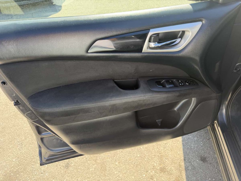 2014 Nissan Pathfinder Image 8