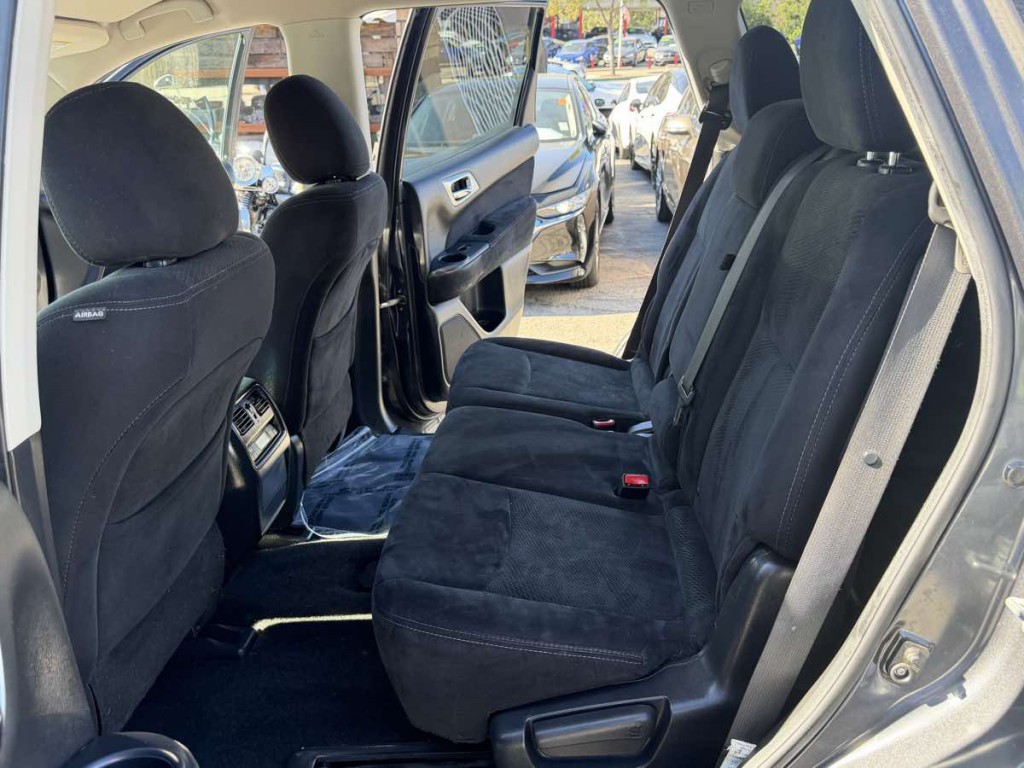 2014 Nissan Pathfinder Image 16