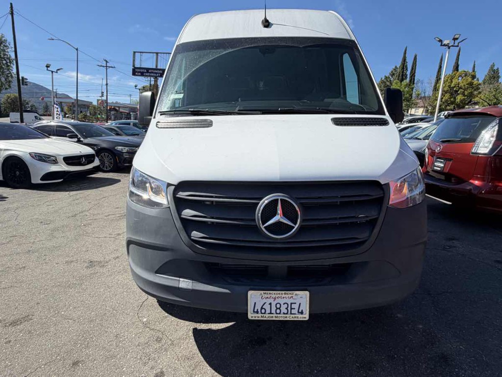 2023 Mercedes-Benz Sprinter Cargo Image 2