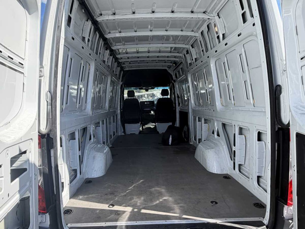 2023 Mercedes-Benz Sprinter Cargo Image 8