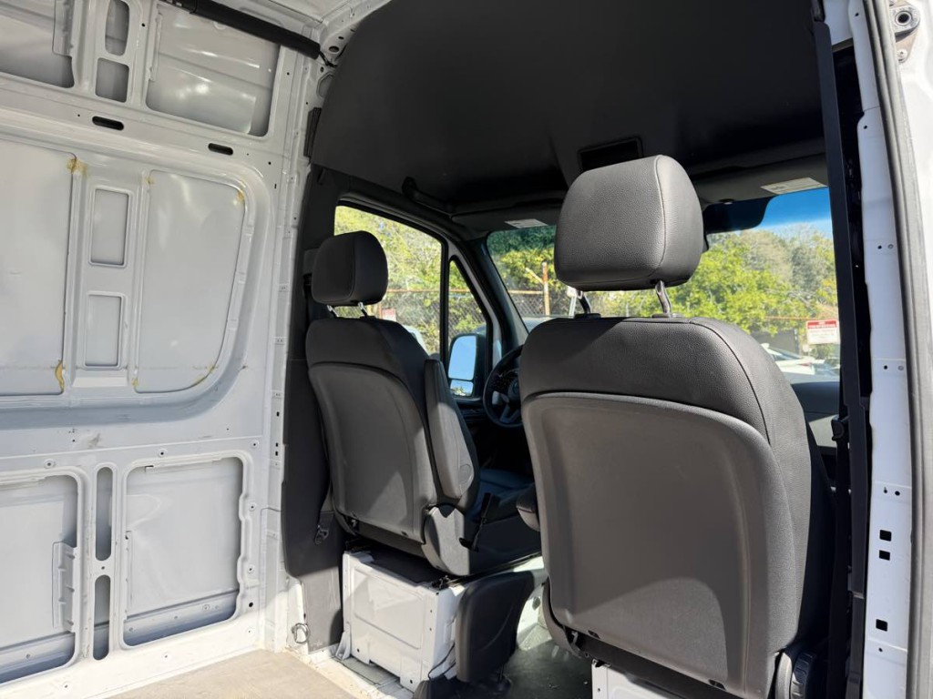 2023 Mercedes-Benz Sprinter Cargo Image 9