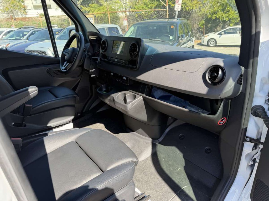 2023 Mercedes-Benz Sprinter Cargo Image 11
