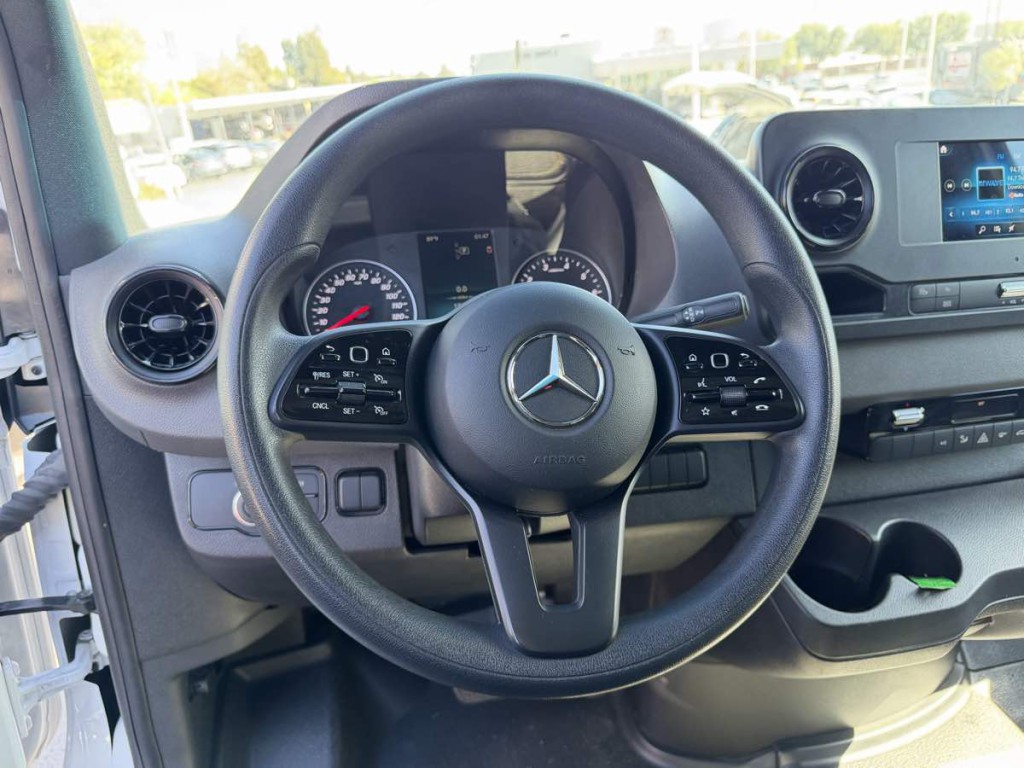 2023 Mercedes-Benz Sprinter Cargo Image 18