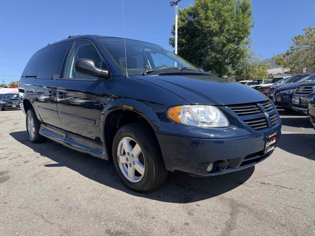 2007 Dodge Grand Caravan Image 2