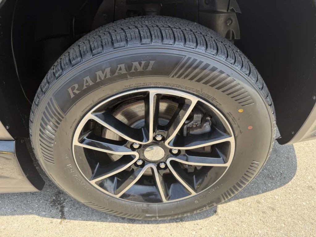 2019 Dodge Grand Caravan Image 2