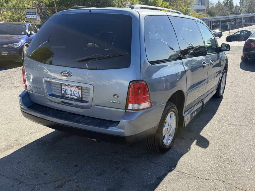2004 Ford Freestar Image 3