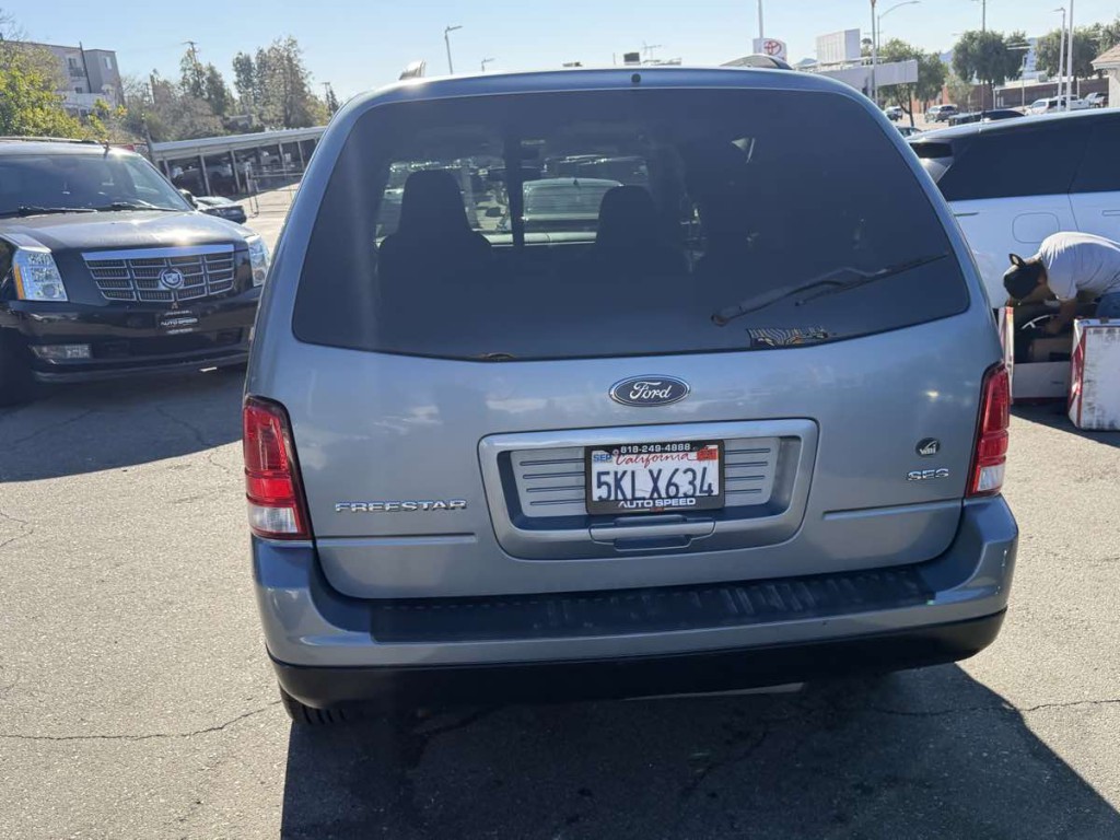 2004 Ford Freestar Image 4