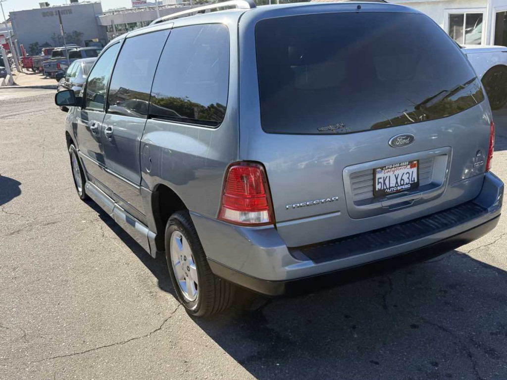 2004 Ford Freestar Image 5