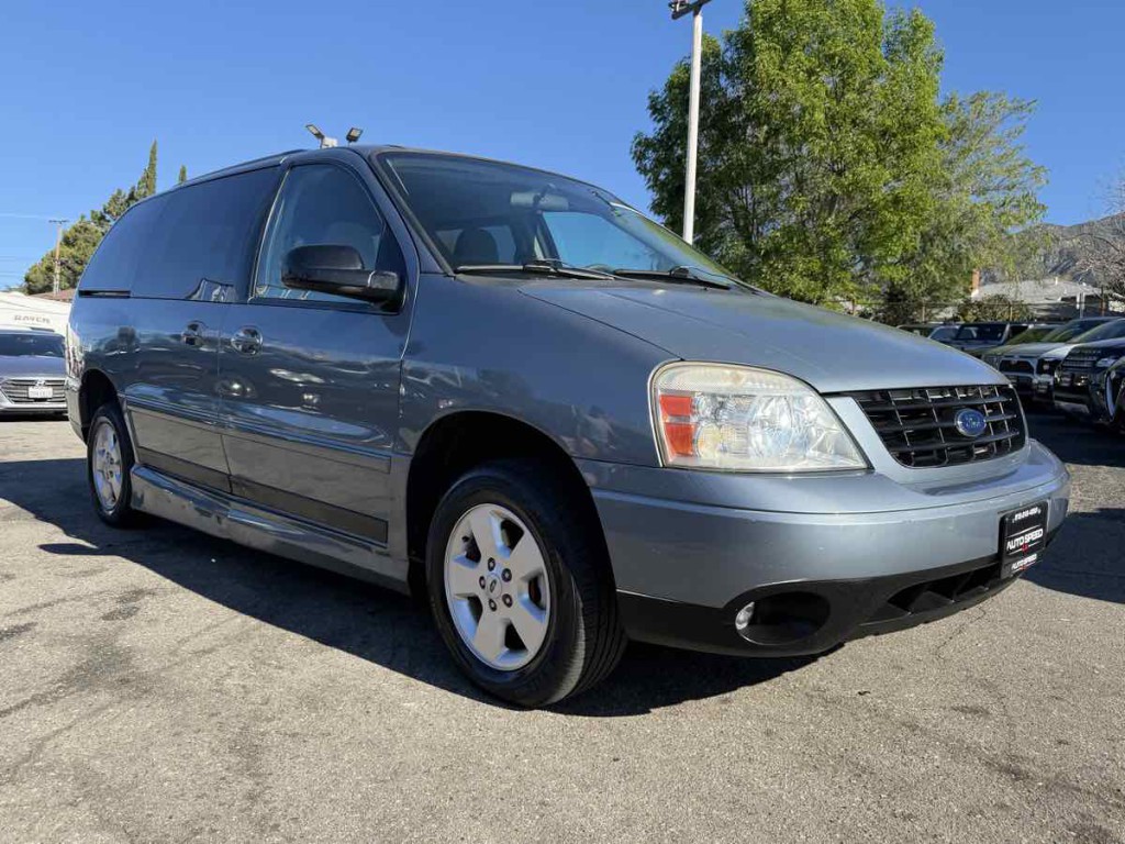 2004 Ford Freestar Image 9