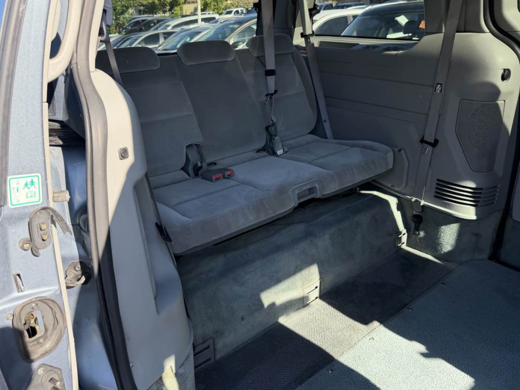 2004 Ford Freestar Image 13