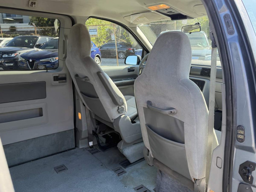 2004 Ford Freestar Image 15