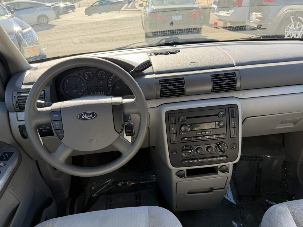 2004 Ford Freestar Image 16
