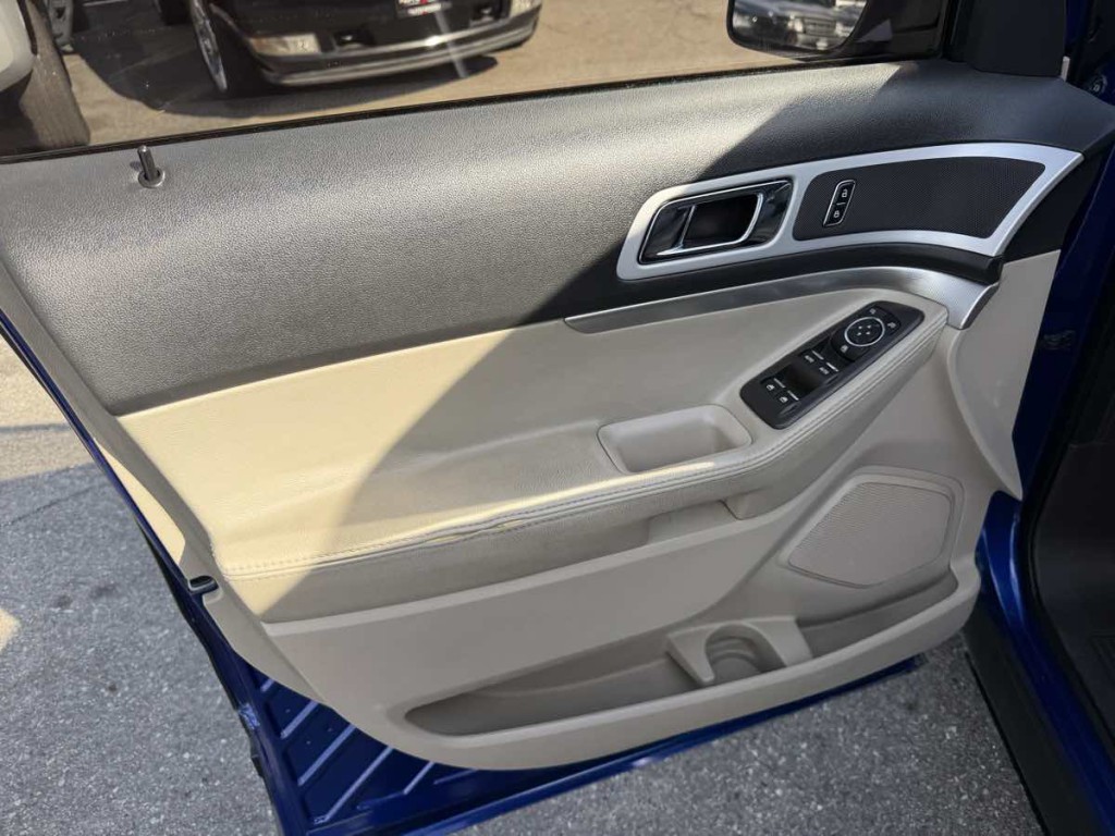 2014 Ford Explorer Image 11