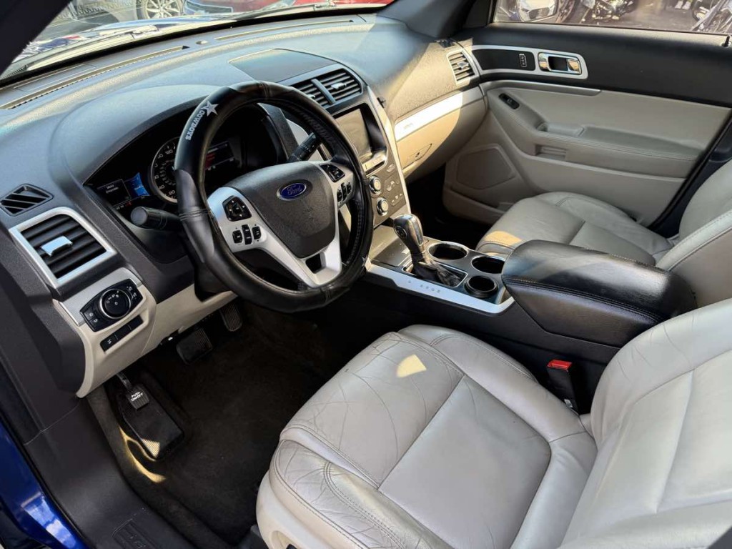 2014 Ford Explorer Image 12