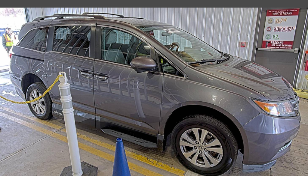 2014 Honda Odyssey Image 2