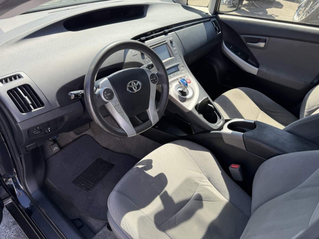 2014 Toyota Prius Image 9