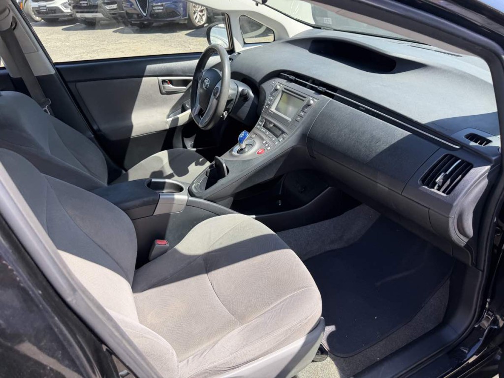 2014 Toyota Prius Image 10