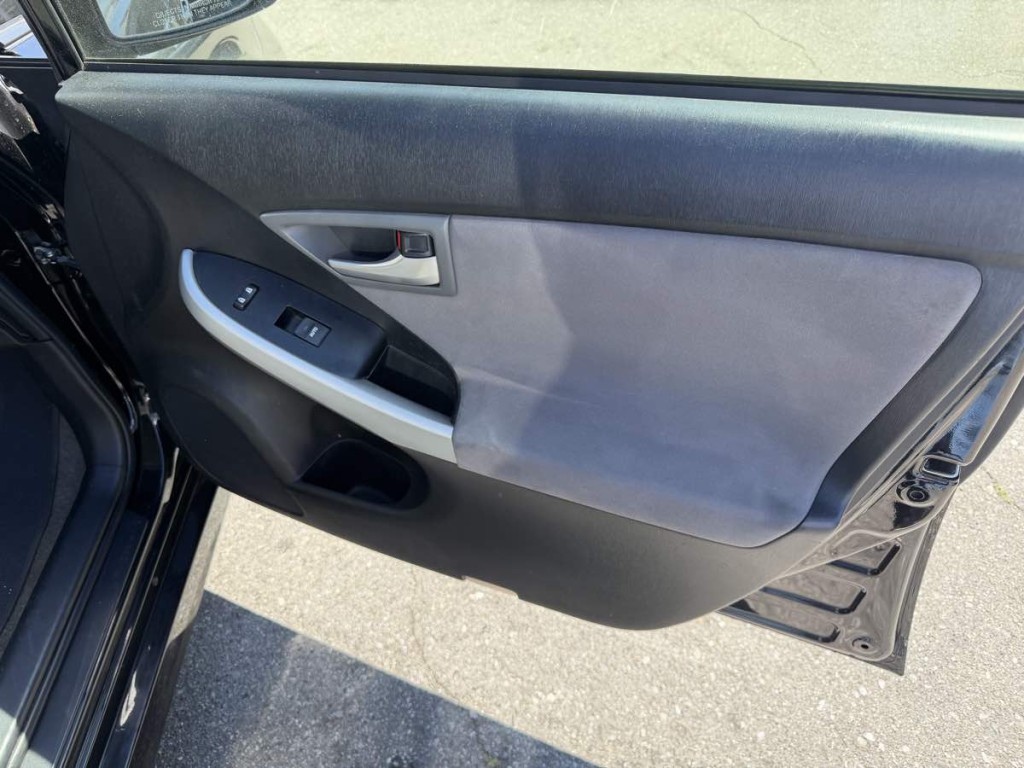 2014 Toyota Prius Image 11