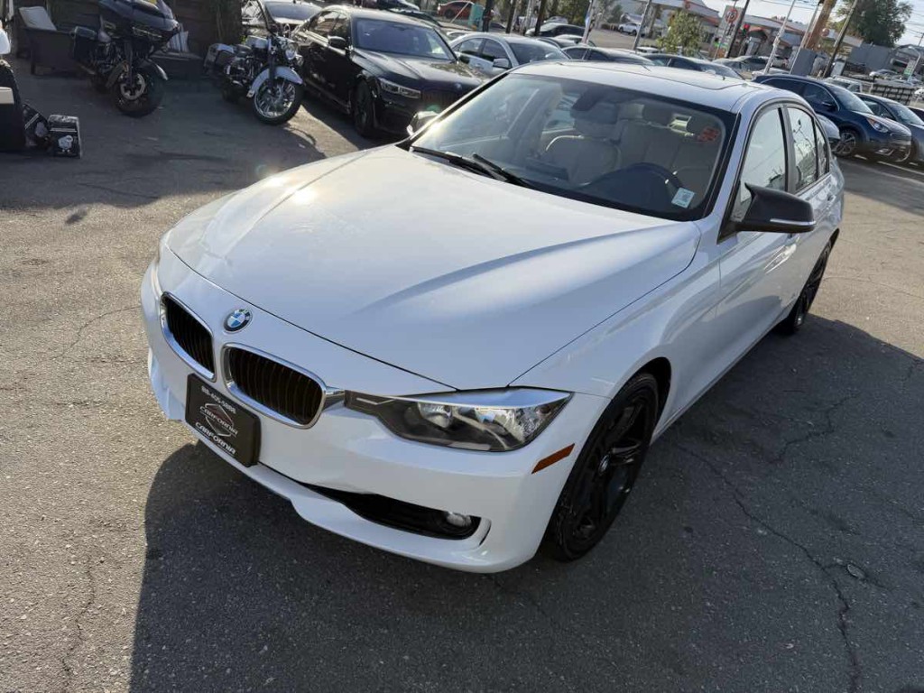 2013 BMW 3 Series Image 3