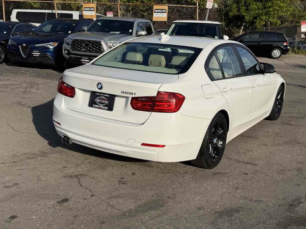 2013 BMW 3 Series Image 7