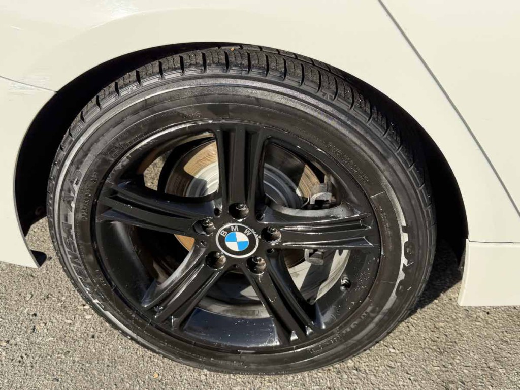 2013 BMW 3 Series Image 8