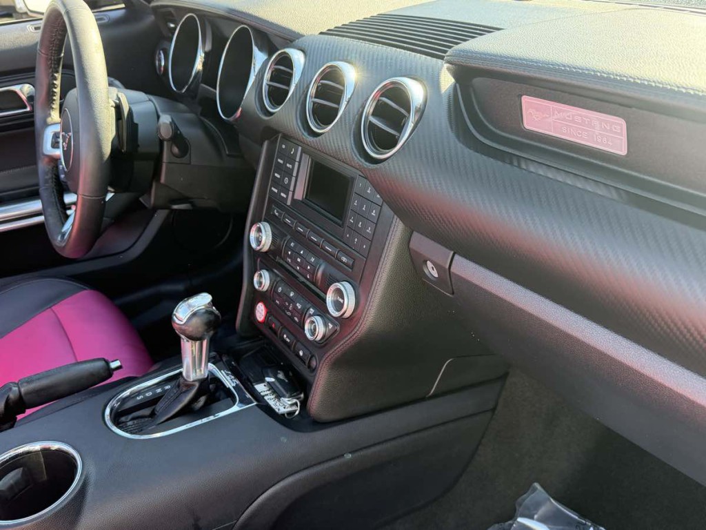 2015 Ford Mustang Image 16