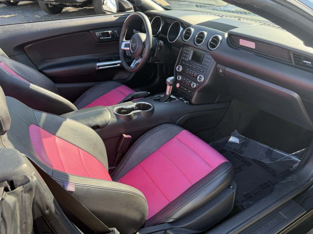 2015 Ford Mustang Image 17