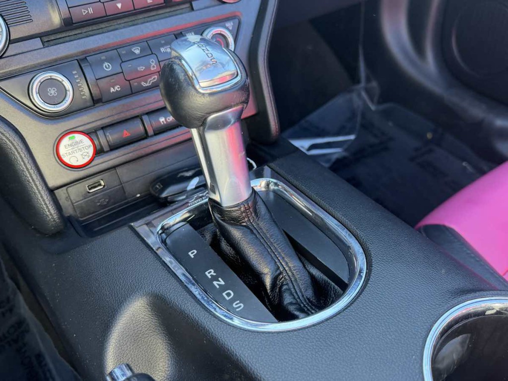 2015 Ford Mustang Image 18