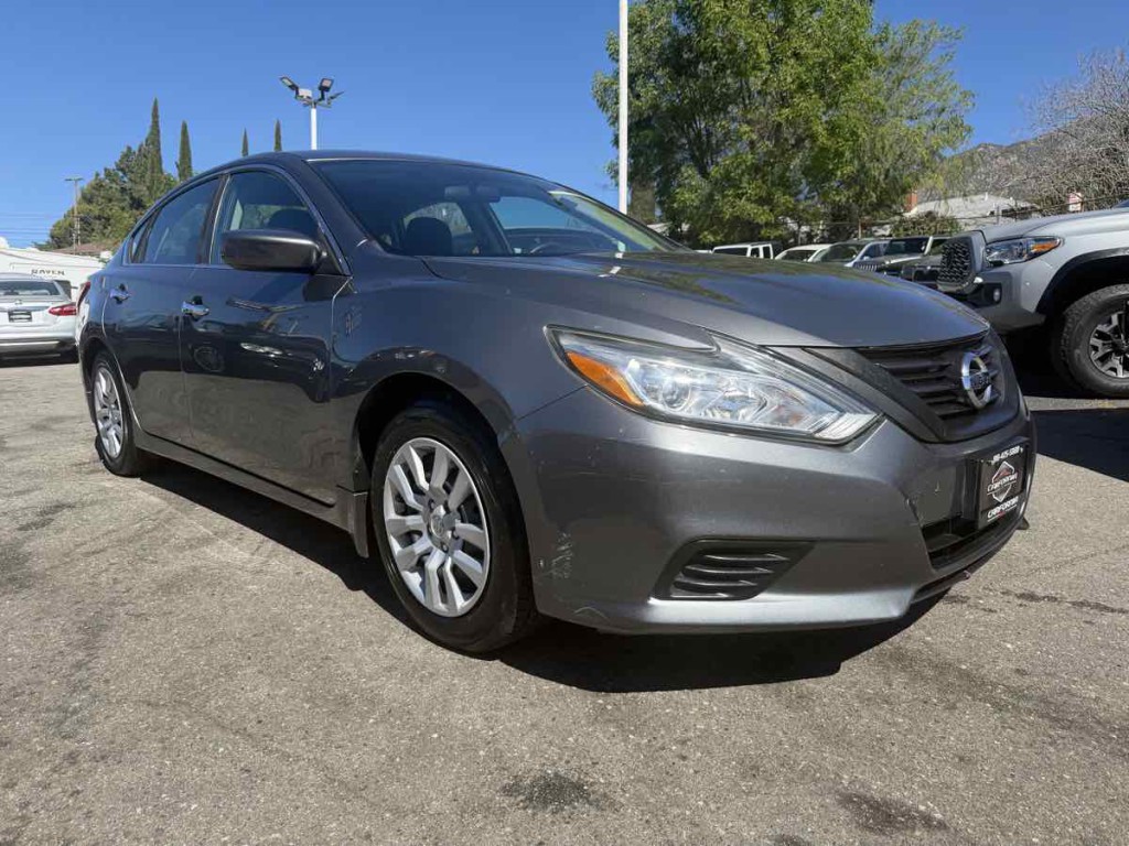 2016 Nissan Altima Image 1
