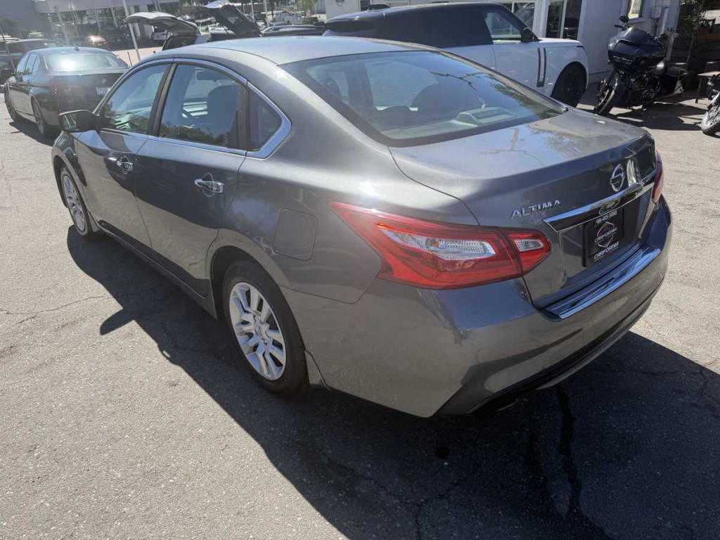 2016 Nissan Altima Image 6