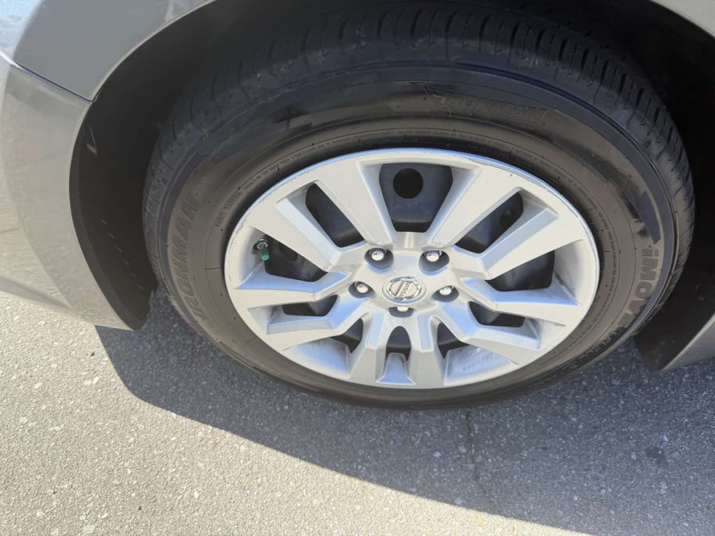 2016 Nissan Altima Image 7