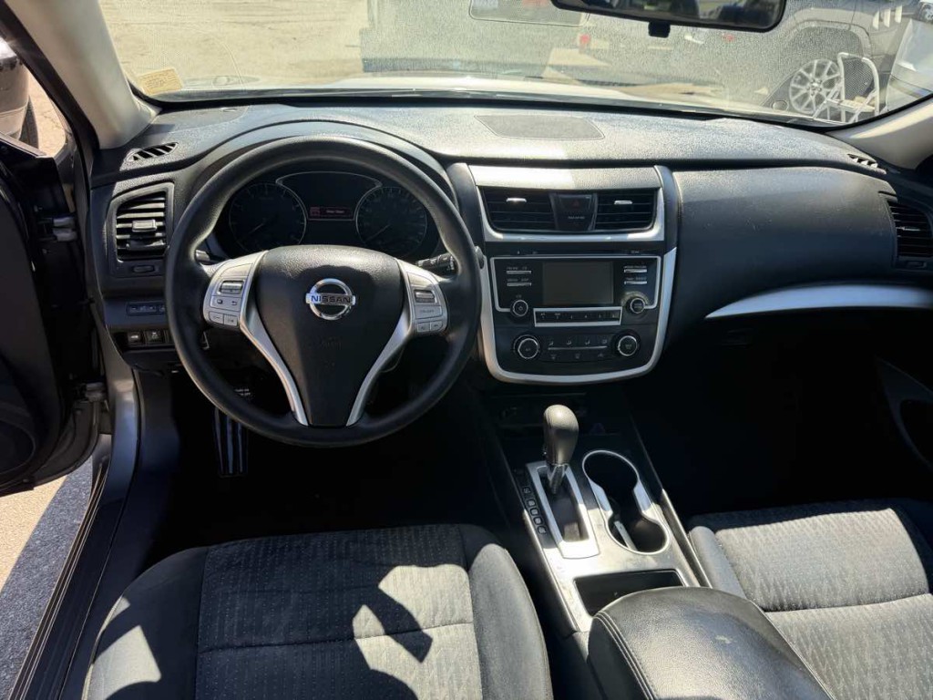 2016 Nissan Altima Image 13