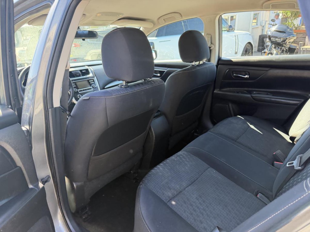2016 Nissan Altima Image 14