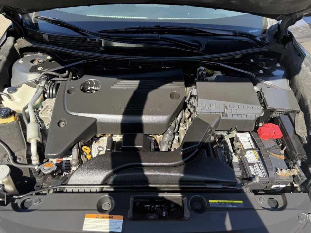 2016 Nissan Altima Image 18