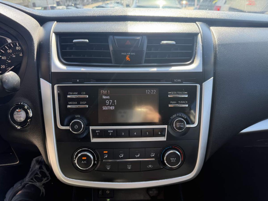 2016 Nissan Altima Image 21