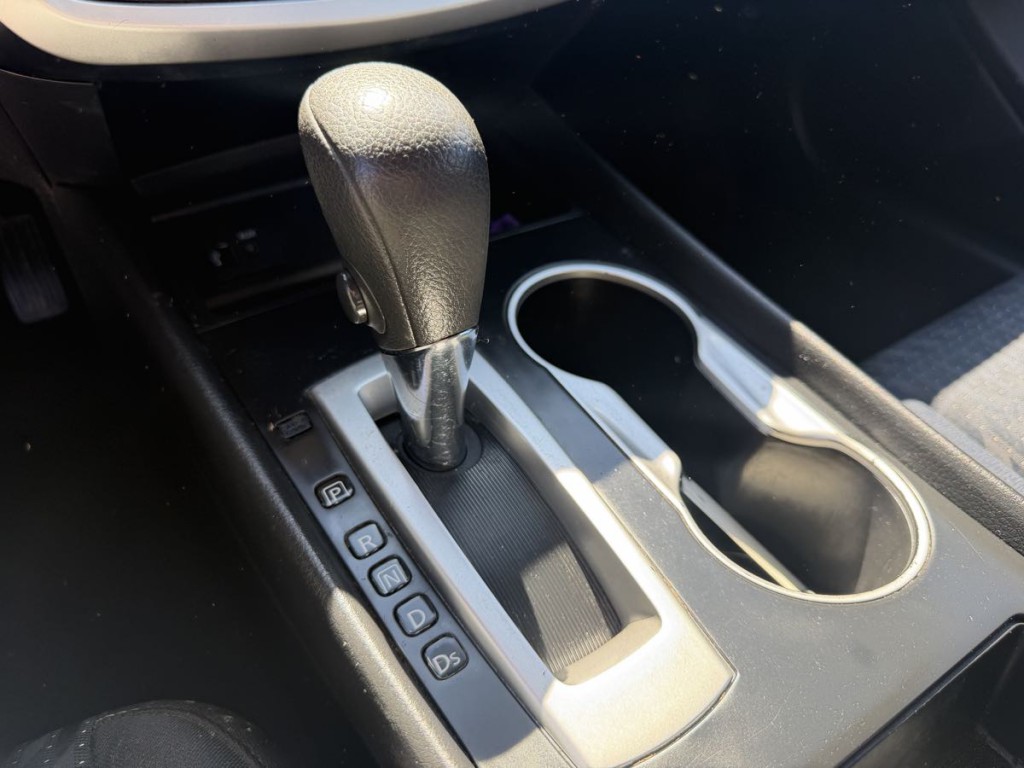 2016 Nissan Altima Image 22