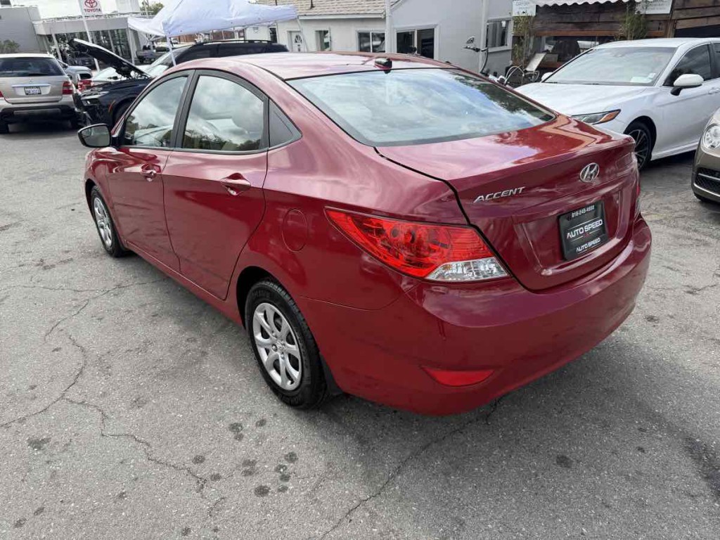 2014 Hyundai Accent Image 4