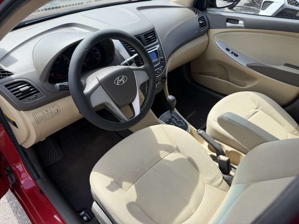 2014 Hyundai Accent Image 9