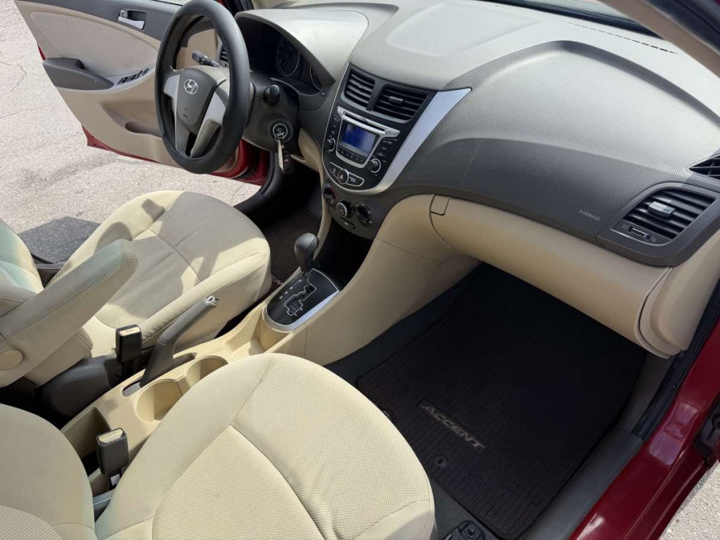 2014 Hyundai Accent Image 13