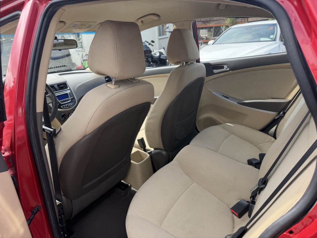 2014 Hyundai Accent Image 15