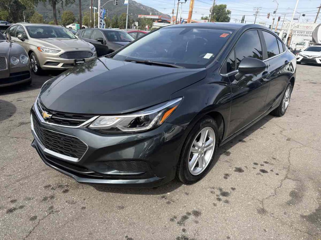 2018 Chevrolet Cruze Image 3
