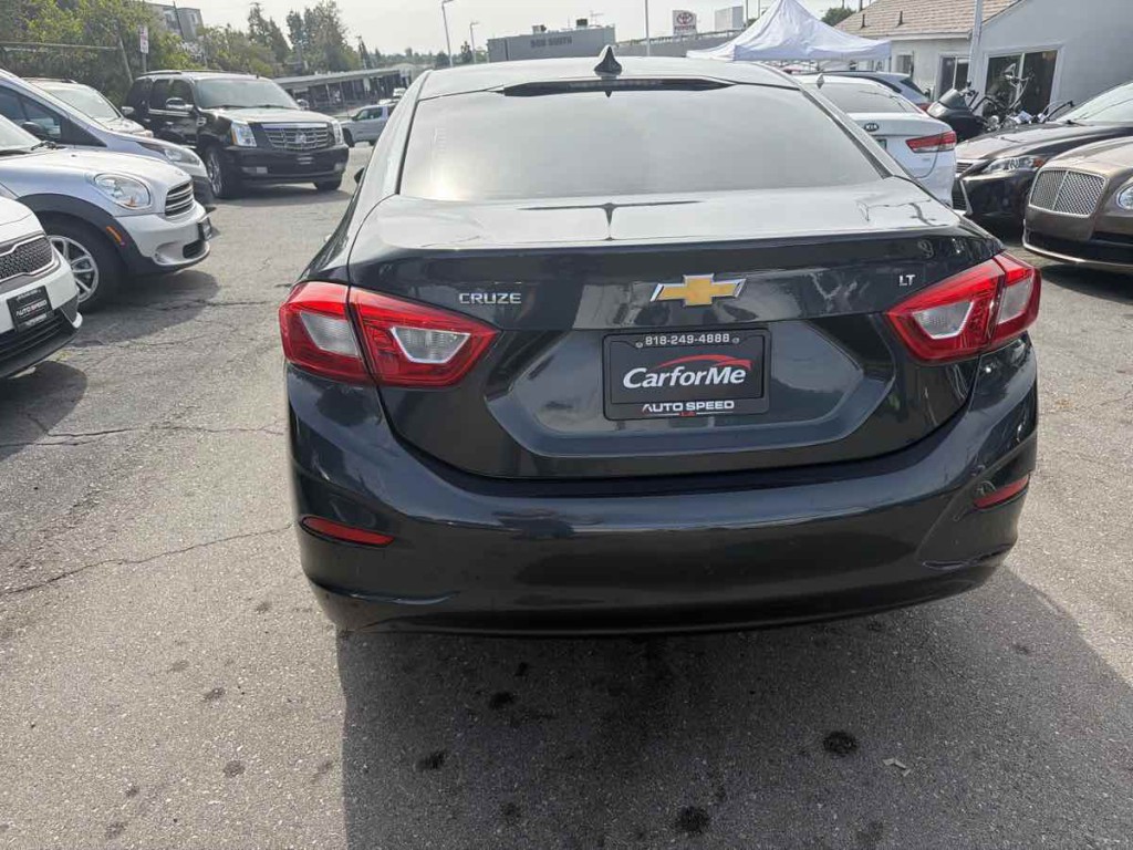 2018 Chevrolet Cruze Image 4