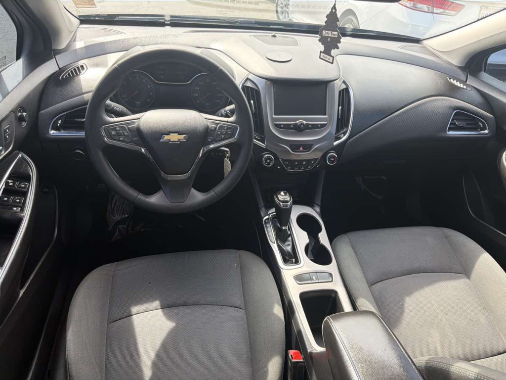 2018 Chevrolet Cruze Image 11