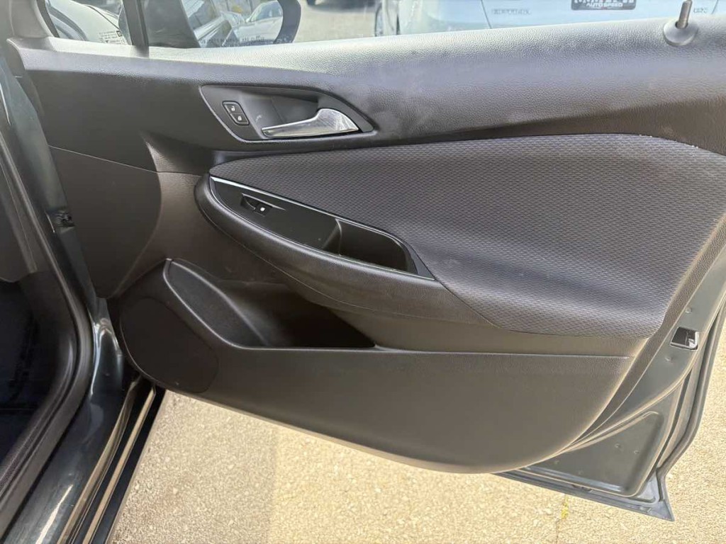 2018 Chevrolet Cruze Image 15