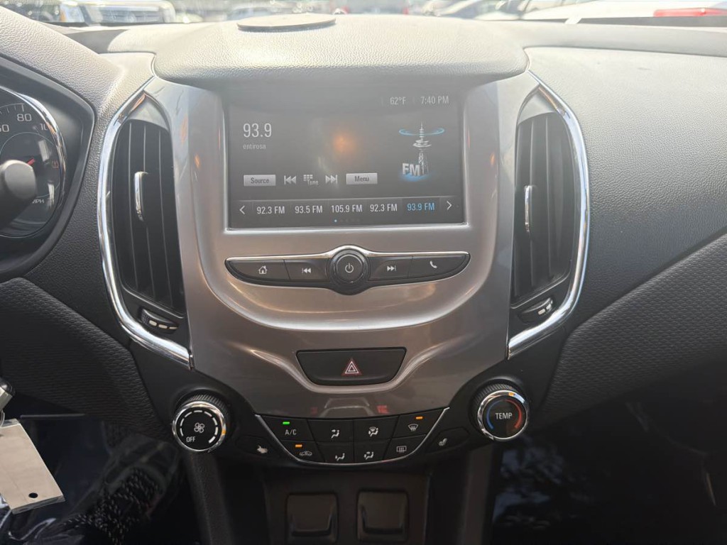 2018 Chevrolet Cruze Image 21