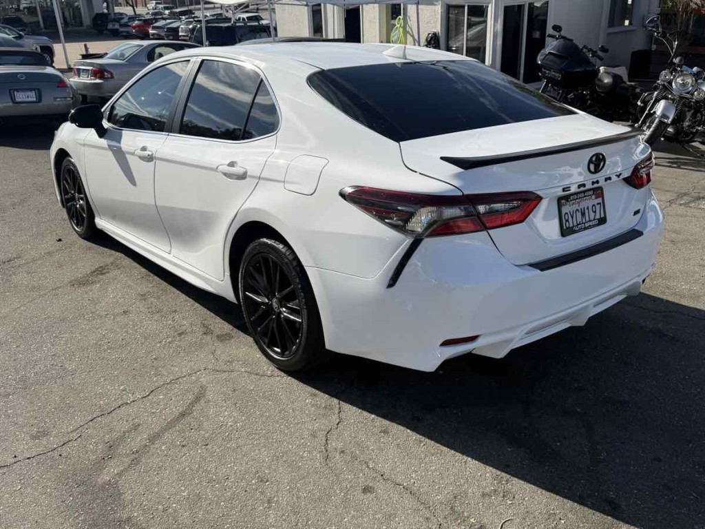 2021 Toyota Camry Image 4